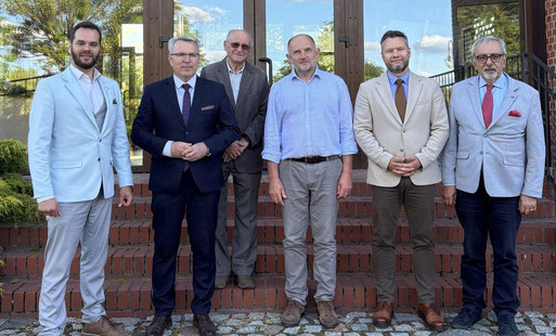 Zdjęcie do Wizyta robocza Marszałka Wojew&oacute;dztwa w Kcyni 