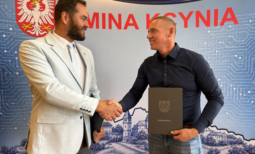 Zdjęcie do Podpisanie umowy! W Żarczynie powstanie magazyn OLiOC. 